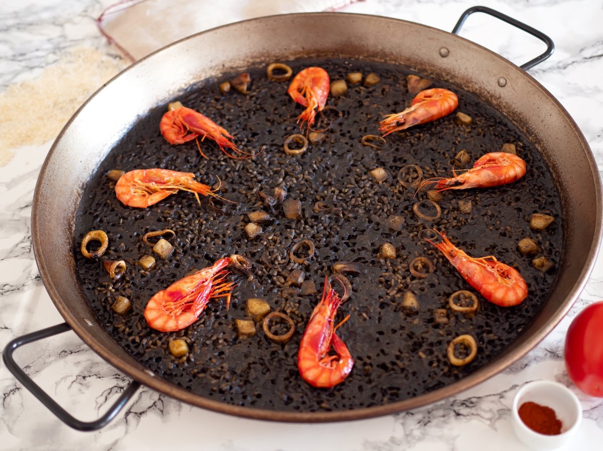 paella arroz negro