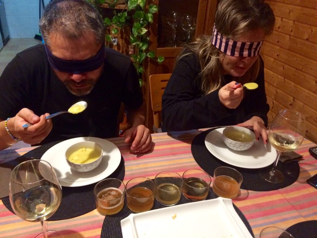 Cena a ciegas
